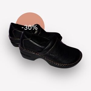 30% off of $40, NWOT Woman’s B.O.C Toby Clog Size 7